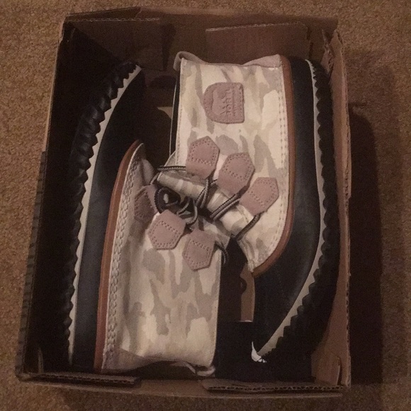 Sorel Out N About Canvas Lace Up Ankle Boots 9 & 8 - Picture 8 of 8